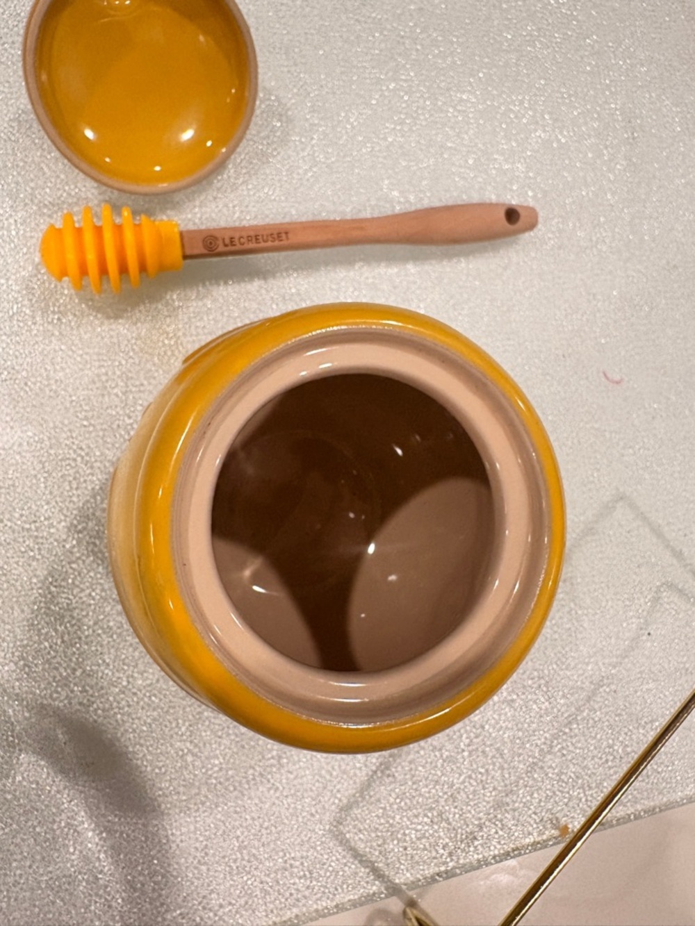 Le Creuset Stonewall Honey Pot with Silicon Dipper - Picture 10 of 10